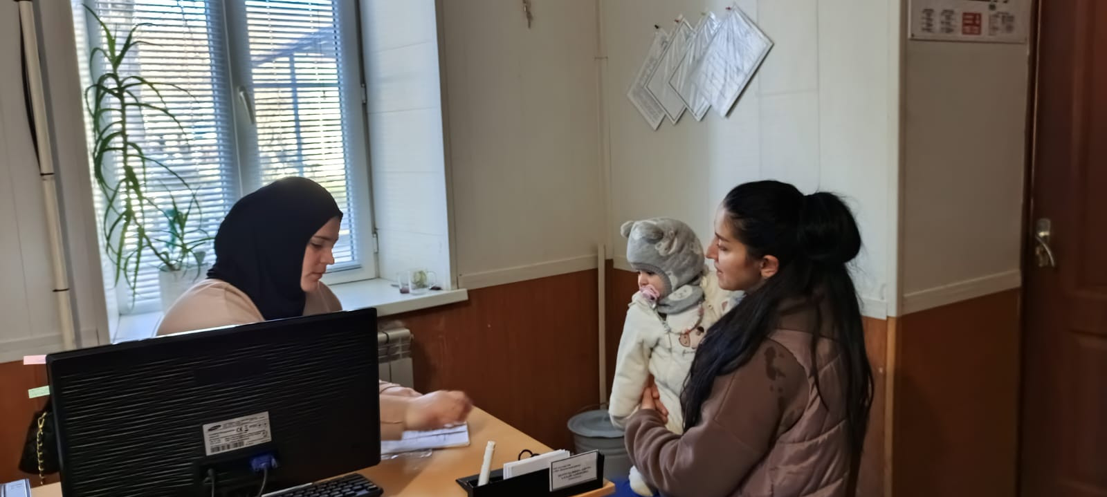 Проведение юридических консультаций для семей с детьми